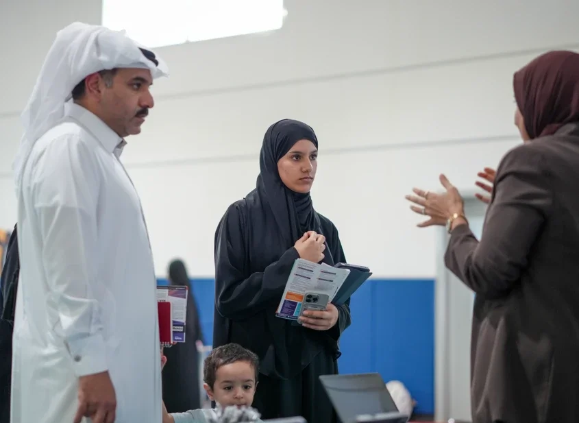 استكشاف آفاق المستقبل في معرض الجامعات والمهن المستقبلية بمدرسة درم الدوحة للبنات
